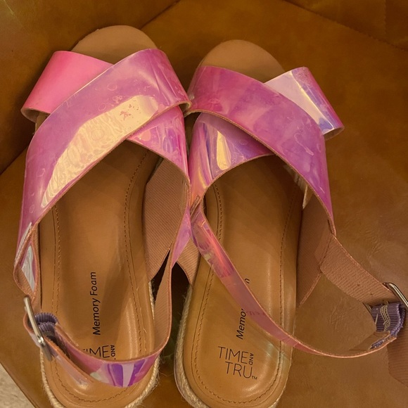 🍭 Time and Tru Women's Criss Cross Flatform Sandals Size 8 - Picture 4 of 5